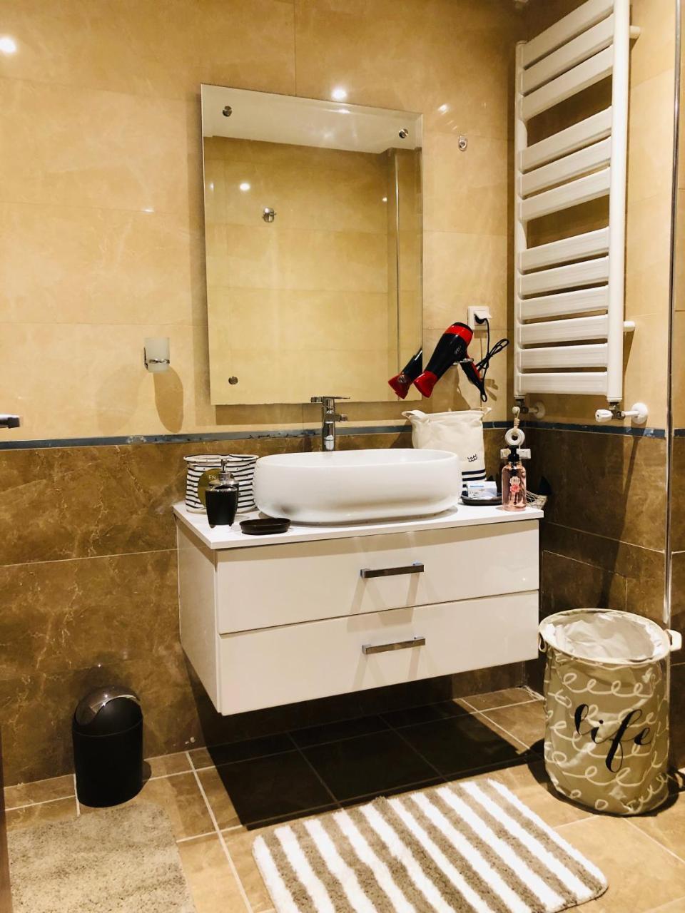 Appartement Better Than A Jacuzzi & View On Tunisia Mall Tunis